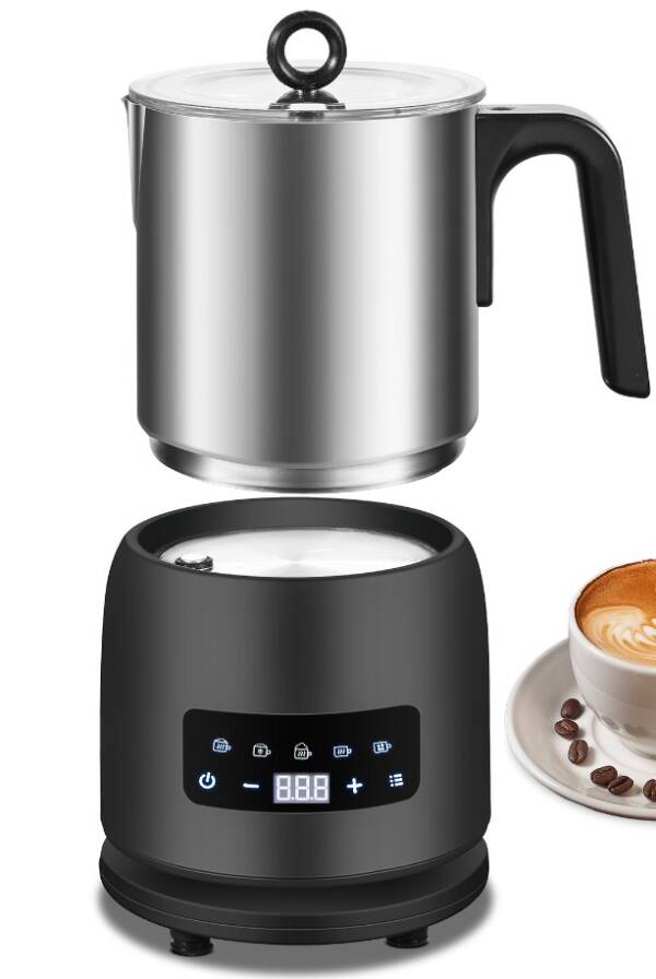 Schiumatore e scaldalatte e cioccolato